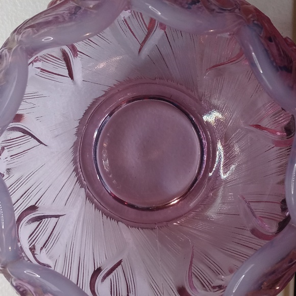 Vintage Fenton Cameo Opalescent "Lily of the Valley" Rose Bowl. Pink/lavender - Picture 5 of 5